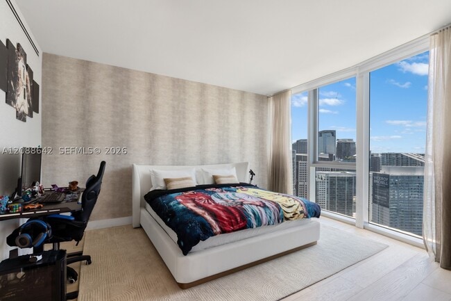 Building Photo - 300 Biscayne Blvd