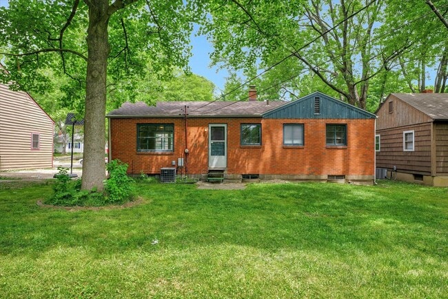 Building Photo - Sublease Available February 1st, 2026- Cha...