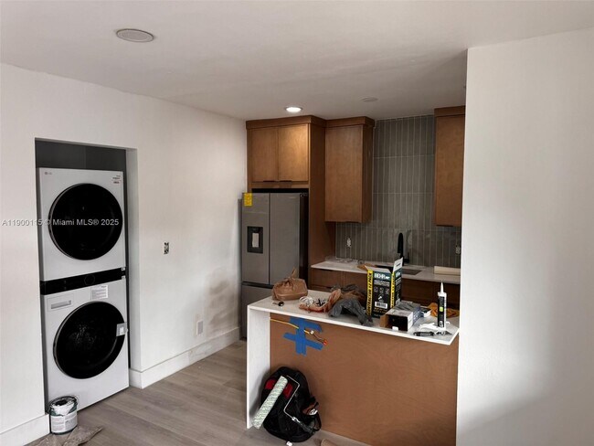 Building Photo - 115 Salamanca Ave