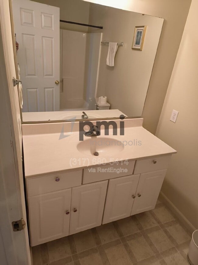 Building Photo - 2871 S Walnut Street Pike