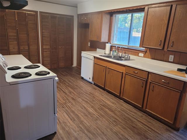 Building Photo - 2953 Primrose Ln