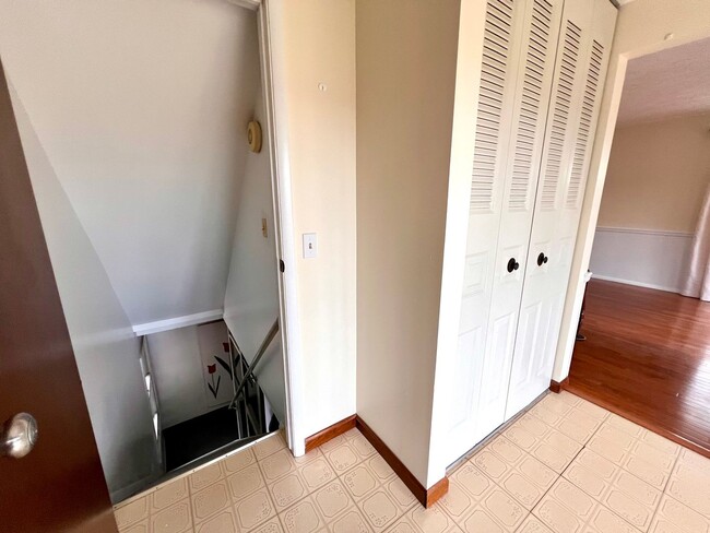 Building Photo - Beautiful Home - 3 Bedroom 2.5 Bathroom - ...