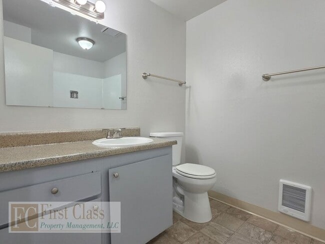 Building Photo - 1334 NE 186th Ave