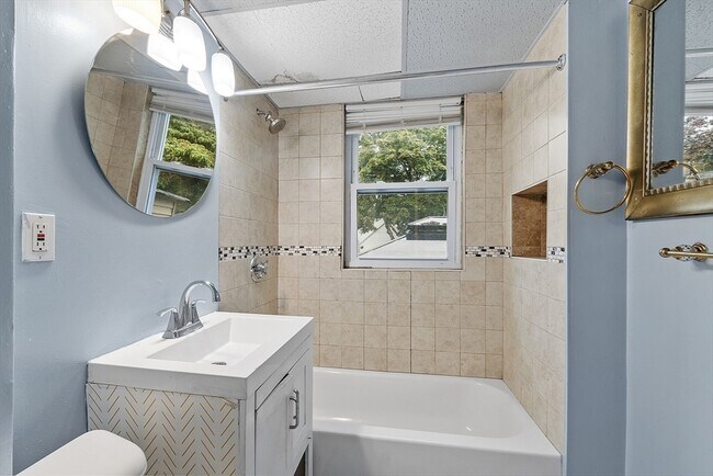 Building Photo - 27-29 Chadwick St