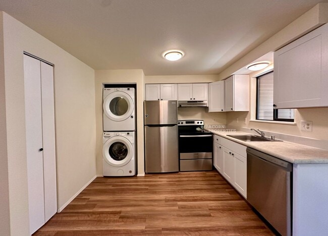 Building Photo - 1201 SW Harrier Cir