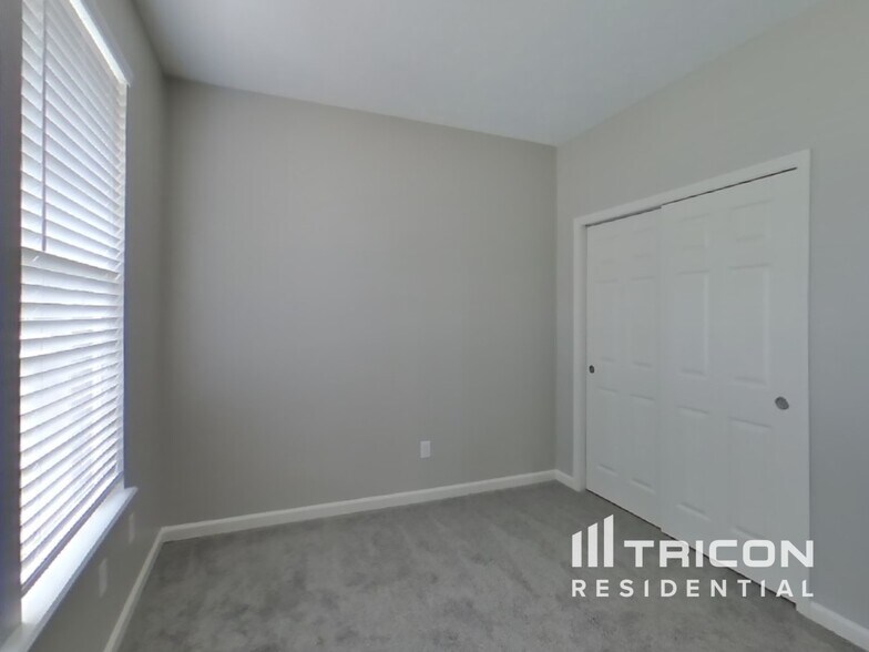Building Photo - 8140 Elsen Ridge