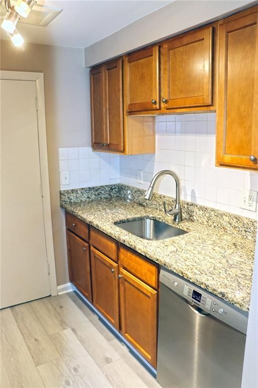 Building Photo - 50 Carnation St