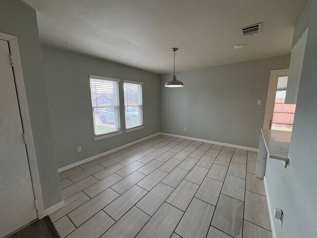 Building Photo - 400 Lakeside Dr