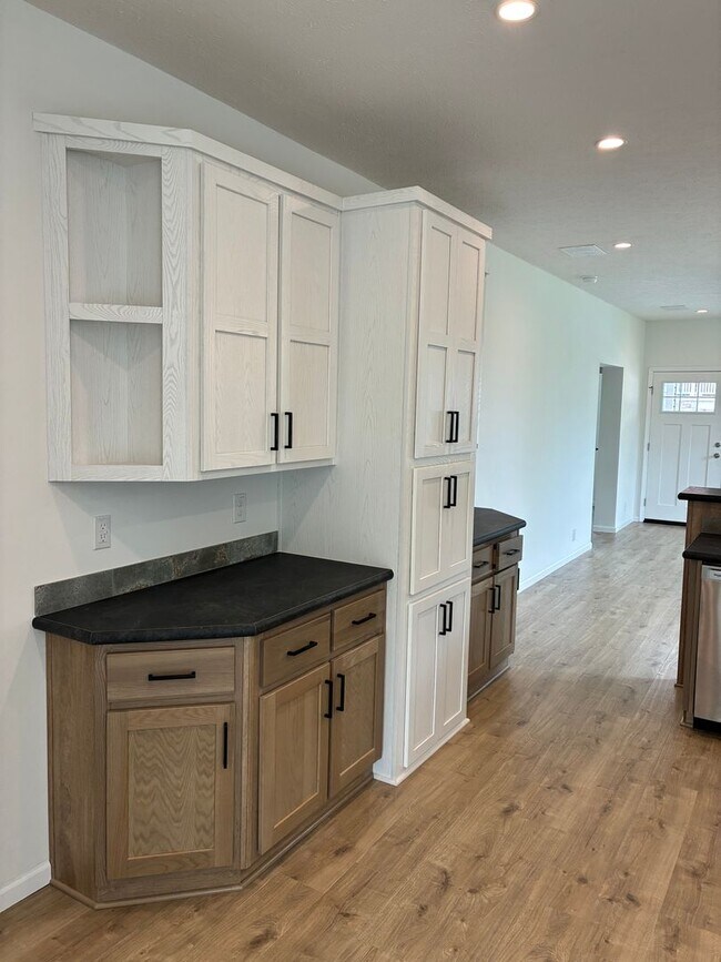 Building Photo - Modern 3 Bedroom 2 Bath House - New Build! Available NOW!