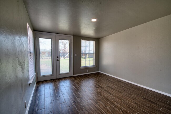 Building Photo - 808 Butler St