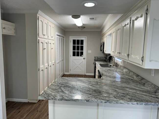 Building Photo - 1840 Pecan Ridge N