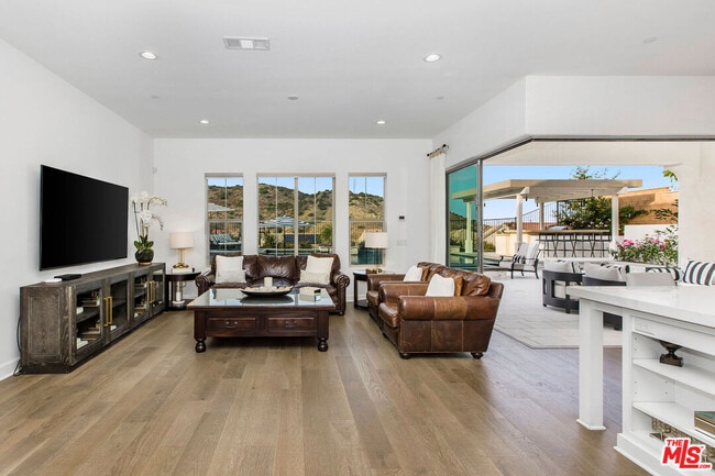 Building Photo - 24407 Clear Creek Pl