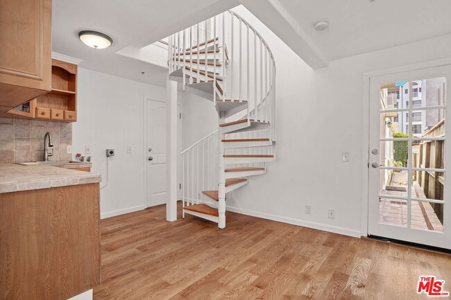 Building Photo - 25 Arcadia Ter