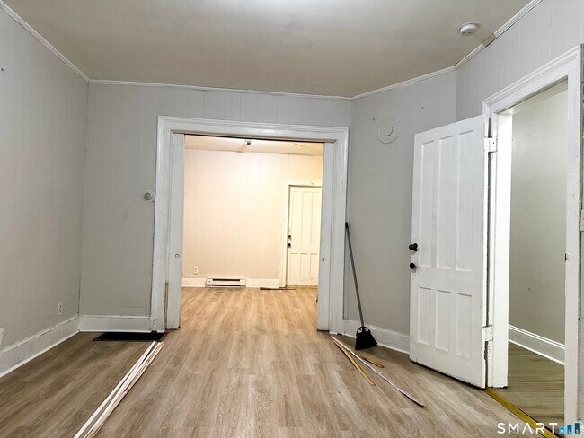 Building Photo - 103 Catherine St