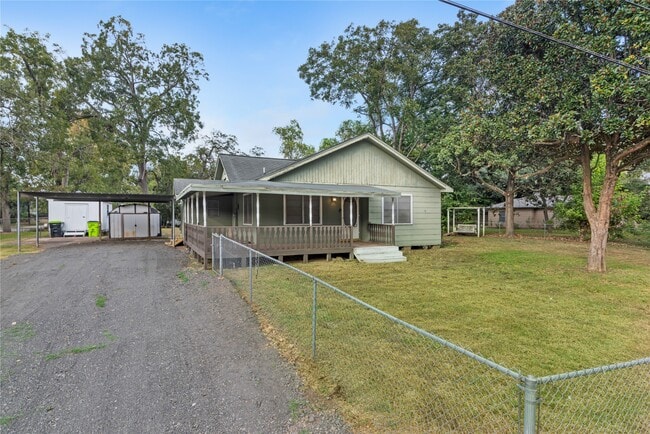 Primary Photo - 615 Riveredge Dr