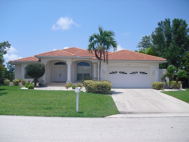 Building Photo - Short Term Rental ** Available 11/1/25 ** 3 Bed/2 Bath Pool Home ** Punta Gorda Isles** $7,500/mo