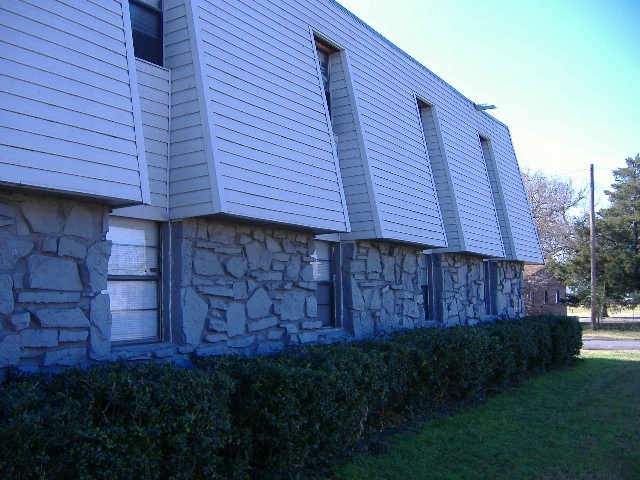 Building Photo - McKinley Court Apartments