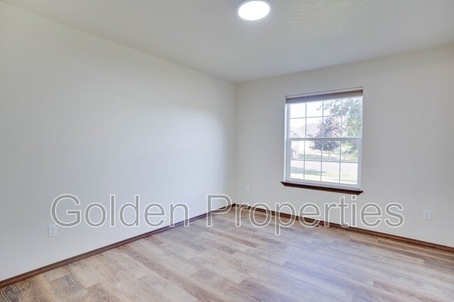 Building Photo - 2545 W Blueberry Cir
