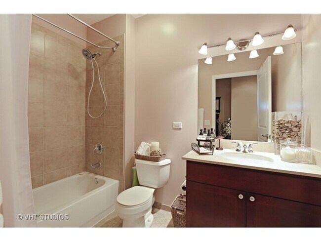 Building Photo - 700 N Larrabee St