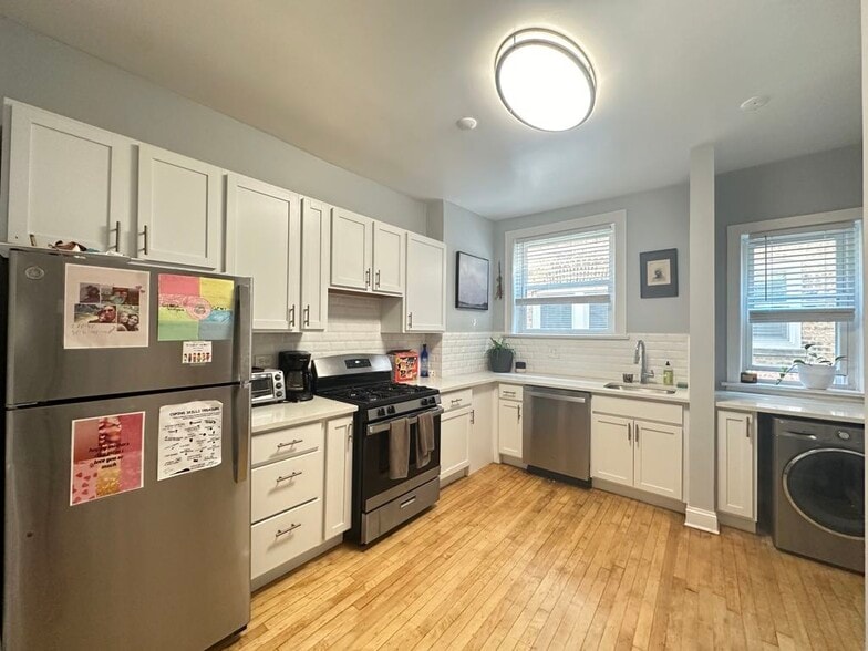 Building Photo - 805 Judson Ave
