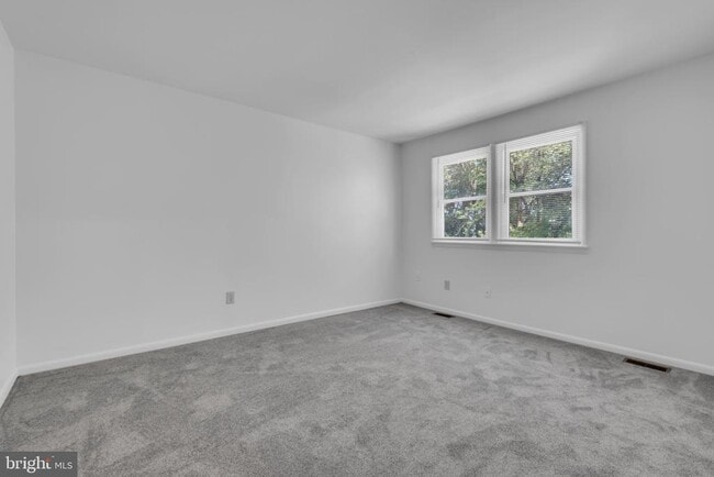 Building Photo - 651 Westphalia Ct