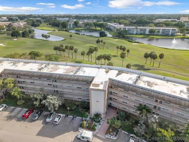 Building Photo - 3003 Portofino Isle