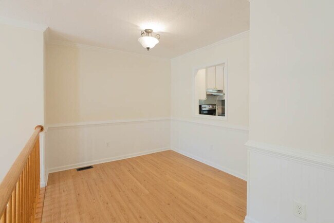 Building Photo - Lovely Townhome in Stone River
