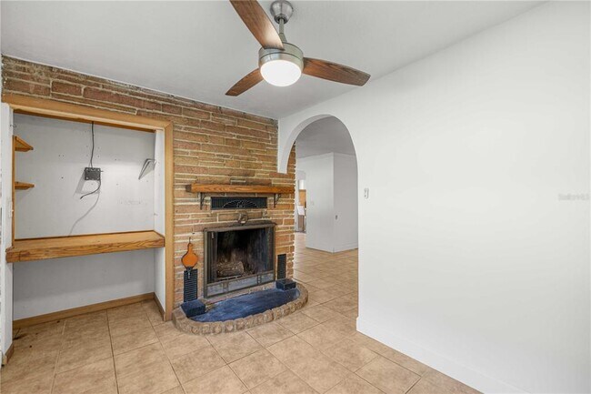 Building Photo - 3821 SW 7th Avenue Rd