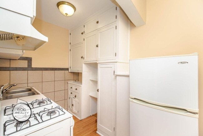 Building Photo - move-in fees WAIVED for leases beginning 6/1!