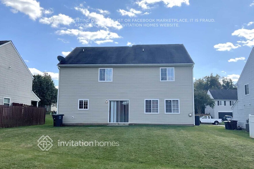 Building Photo - 715 Sunmeadow Dr
