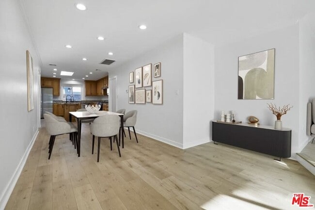 Building Photo - 914 Evergreen St