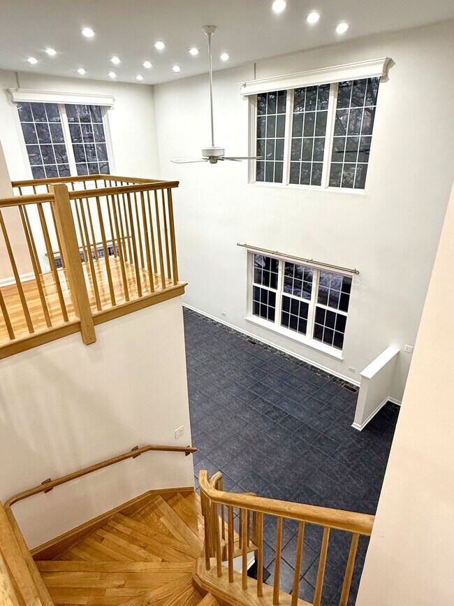 Building Photo - 362 Town Pl Cir