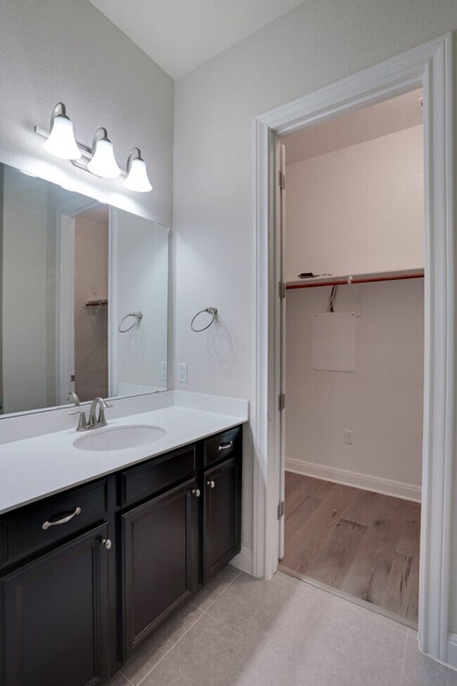 Building Photo - 16005 Axehandle Trl