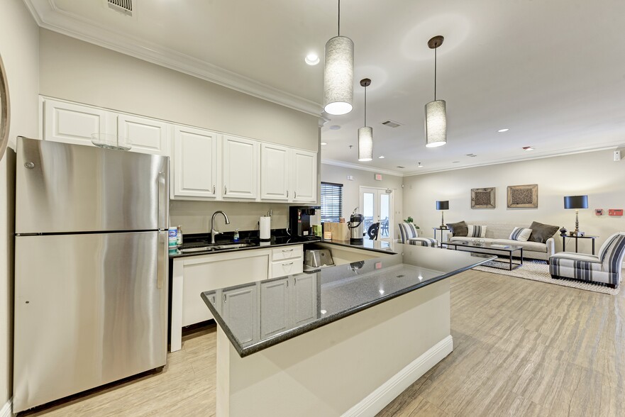 Primary Photo - Chandler Creek Apartments