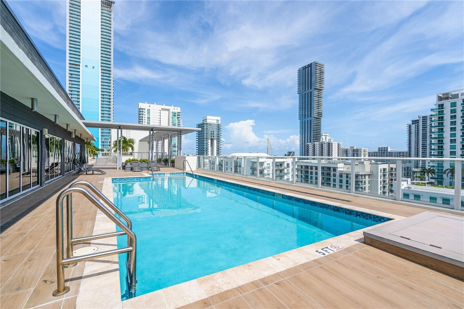 Building Photo - 321 NE 26th St