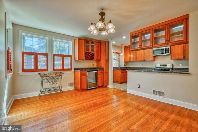 Building Photo - 6473 Blenheim Rd