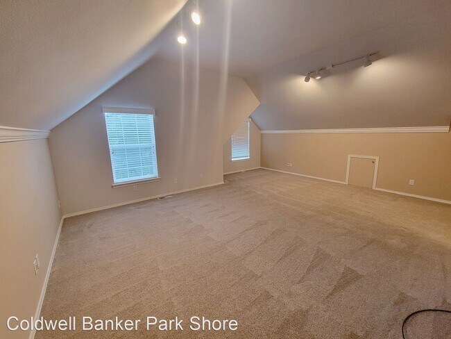 Building Photo - 4 br, 3.5 bath House - 6961 Wentworth Ave SW