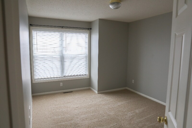 Building Photo - 8017 Stratford Cir S