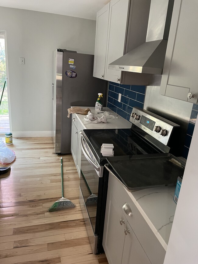 Building Photo - 5722 Cedar Ln