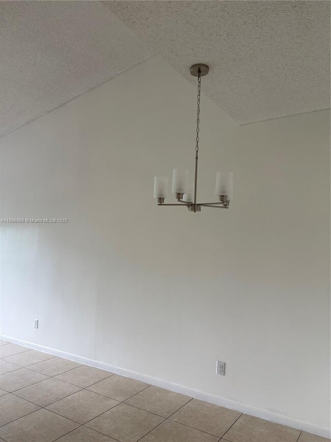 Building Photo - 3629 Inverrary Blvd W