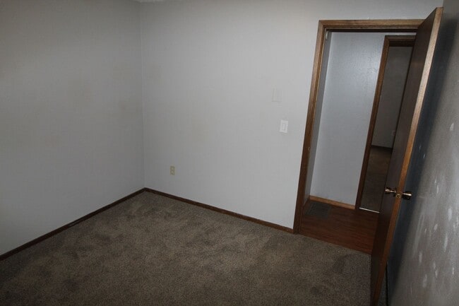 Building Photo - 6903 N Cincinnati St