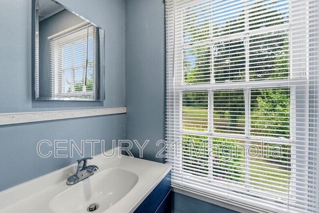 Building Photo - 934 Bluebird Rd