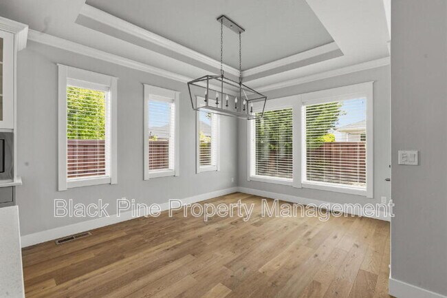 Building Photo - 3761 W Renhold Dr