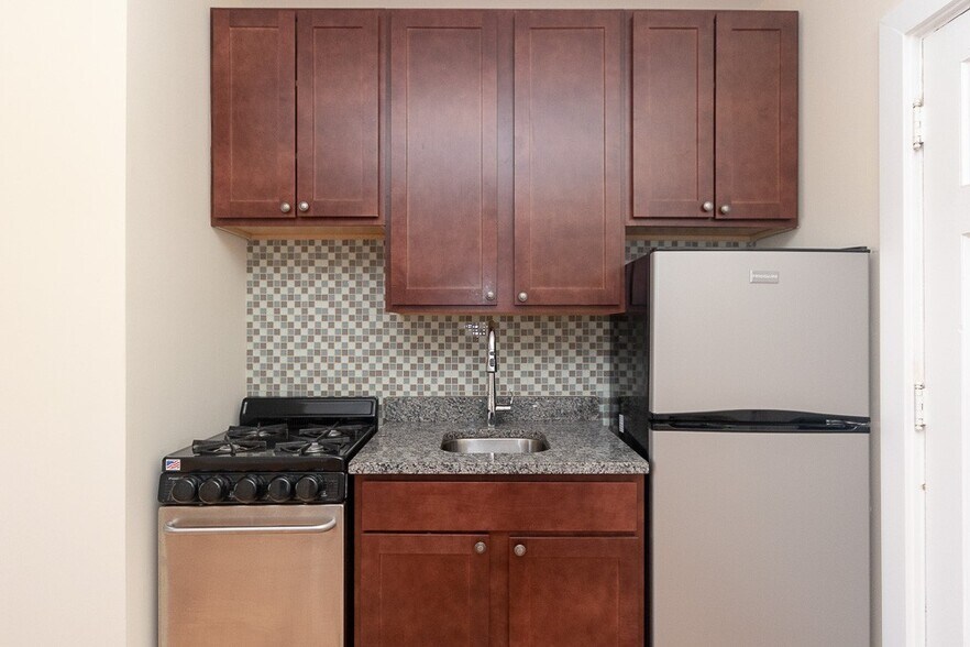 Building Photo - 4349 N Damen Ave