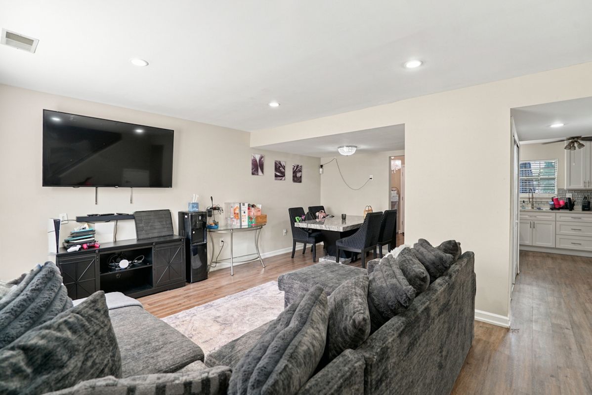 Building Photo - 4181 Bluebird Dr