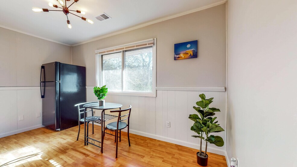 Building Photo - 4087 Creek Ct