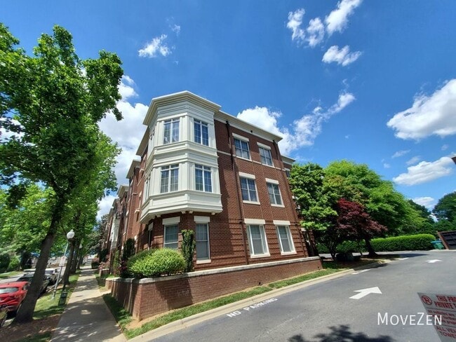 Building Photo - 764 N Davidson St