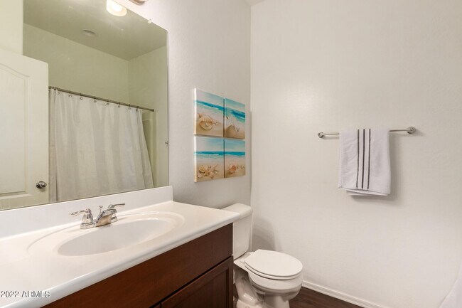 Building Photo - 1610 E Jardin Pl
