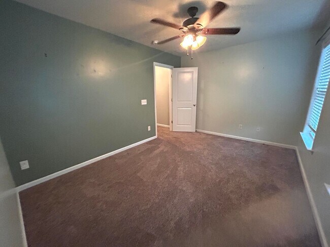 Building Photo - 3706 Crescent Way