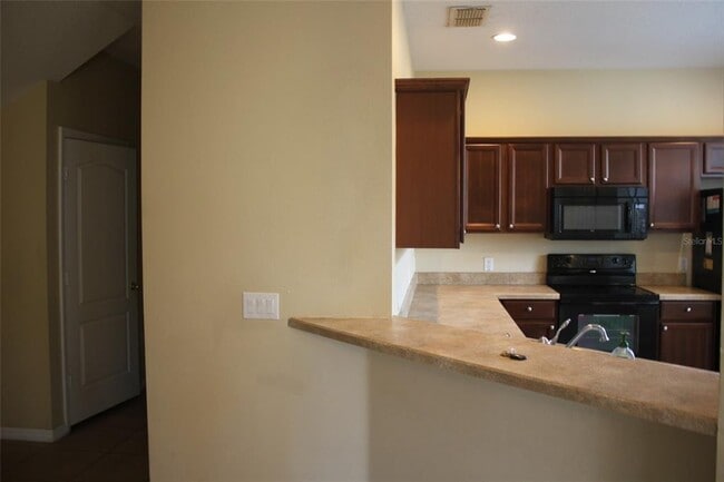 Building Photo - 6432 S Goldenrod Rd